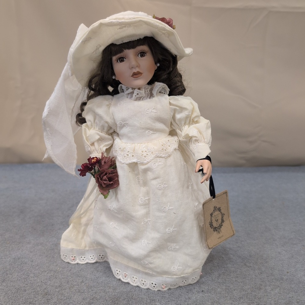 Boyds Collection‎ Yesterdays Child Emilee Porcelain Doll 4808 Cream Dress 2000